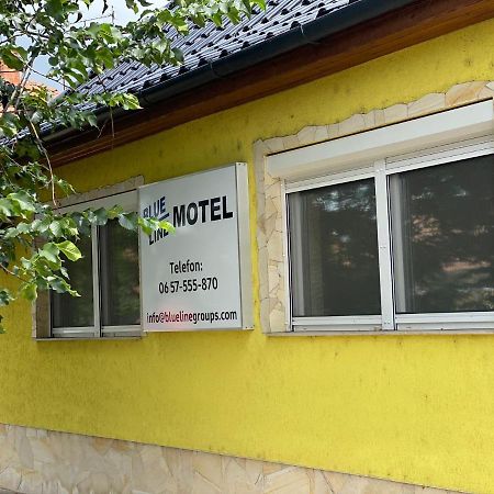 Blueline Motel Jászberény エクステリア 写真