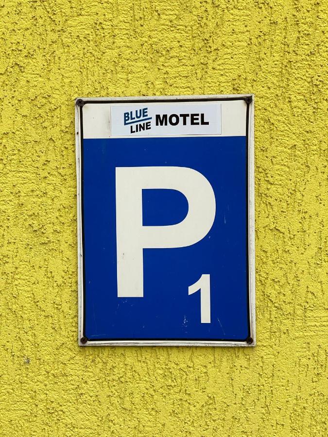 Blueline Motel Jászberény エクステリア 写真